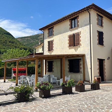 Casa Vacanze Vecchio Frantoio Residenza Leccino Spoleto Exteriör bild
